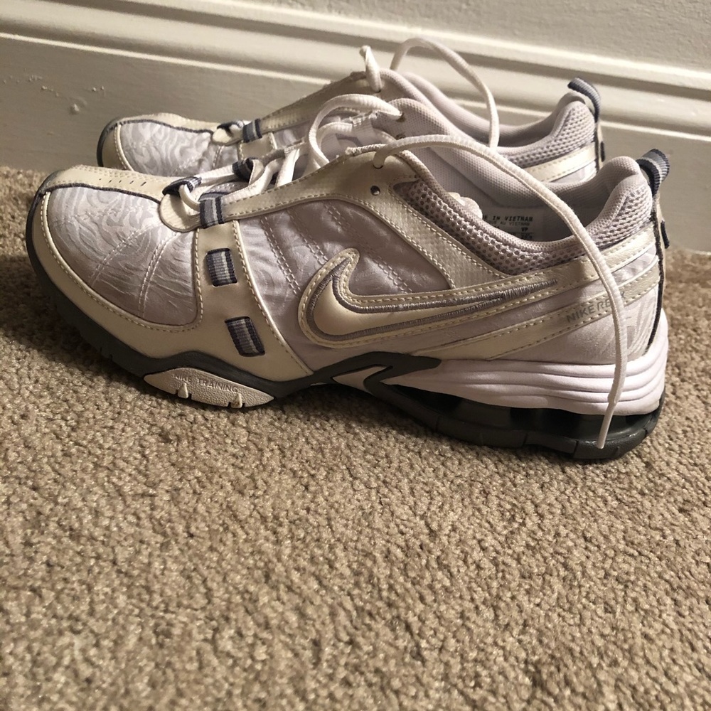 Nike sneakers 8.5